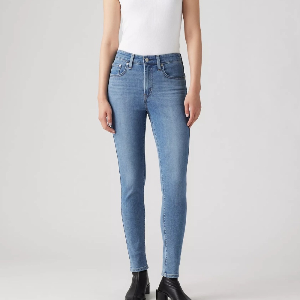 Levi’s 721 High-Rise Skinny Jeans